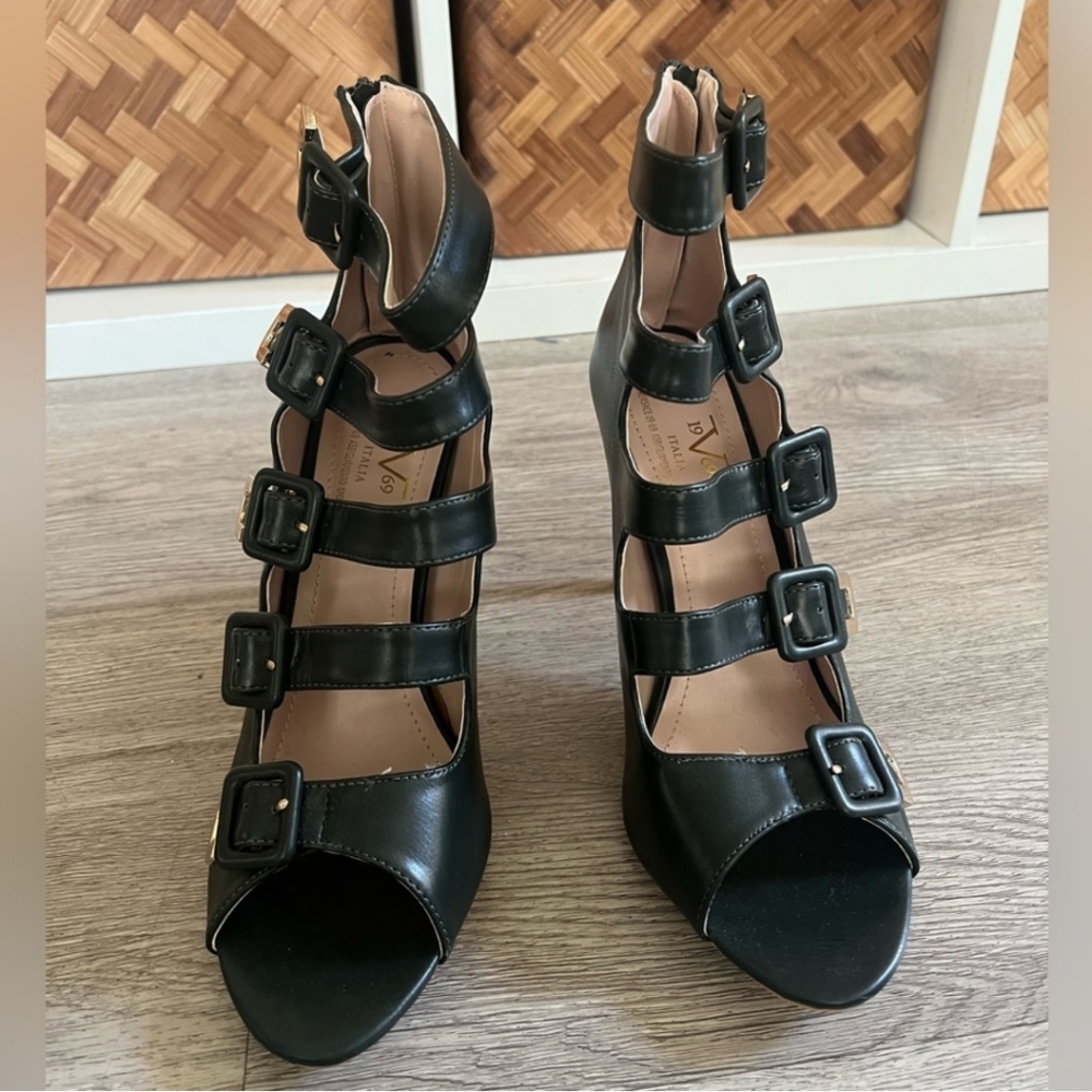 Versace Collection Buckle Heels - Picture 4 of 7